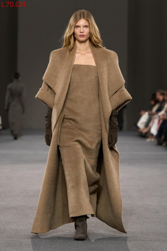 Max Mara 2026 秋冬系列发布：新中世纪主义的现代诠释  新故相生  History and Modernity