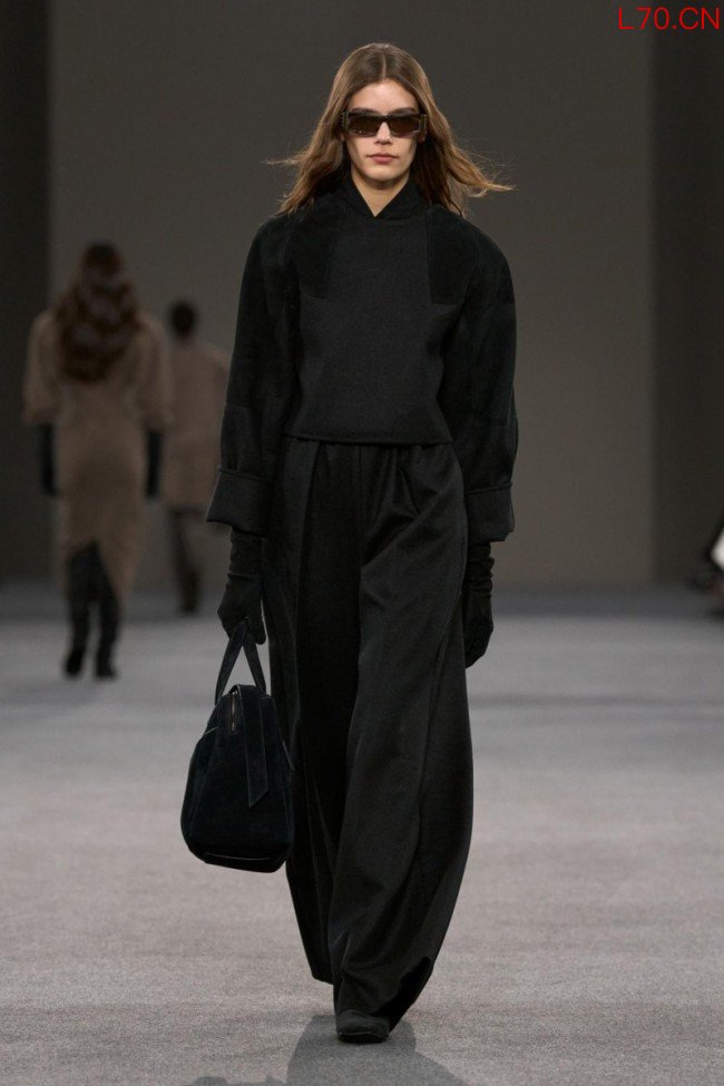 Max Mara 2026 秋冬系列发布：新中世纪主义的现代诠释  新故相生  History and Modernity