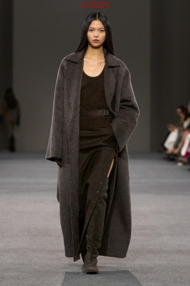 Max Mara 2026 秋冬系列发布：新中世纪主义的现代诠释  新故相生  History and Modernity