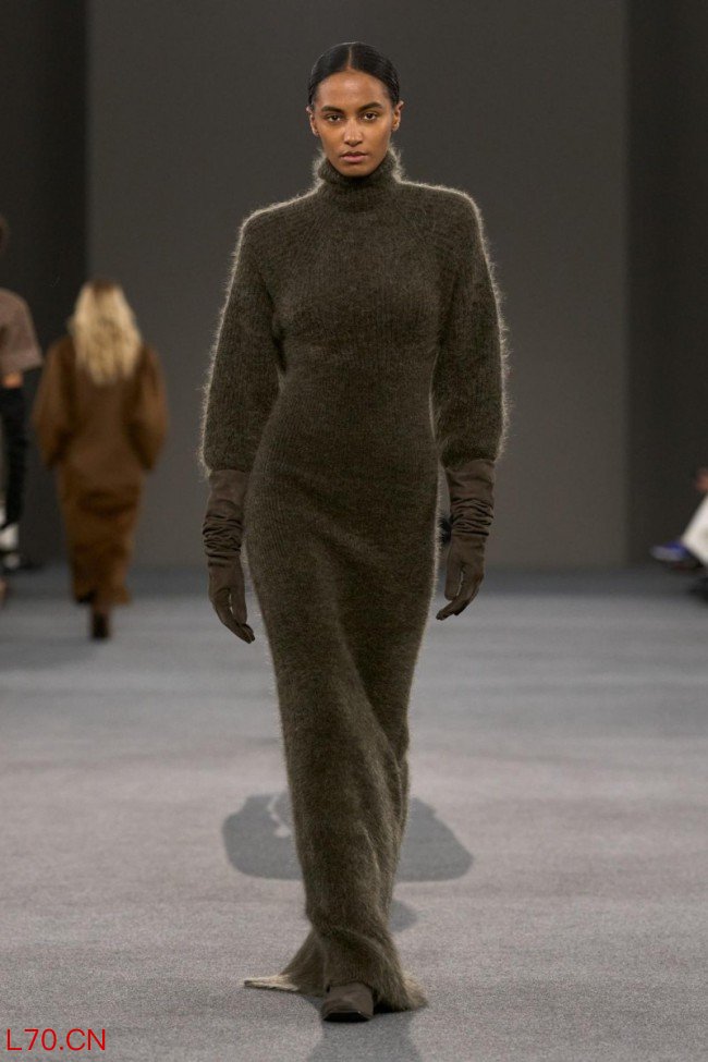 Max Mara 2026 秋冬系列发布：新中世纪主义的现代诠释  新故相生  History and Modernity