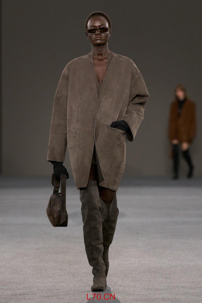 Max Mara 2026 秋冬系列发布：新中世纪主义的现代诠释  新故相生  History and Modernity