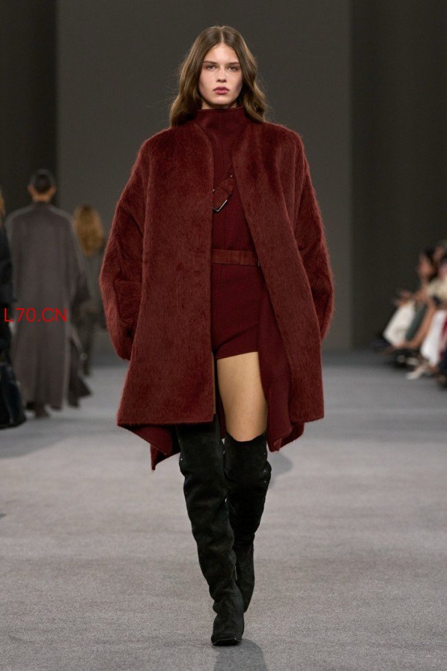 Max Mara 2026 秋冬系列发布：新中世纪主义的现代诠释  新故相生  History and Modernity