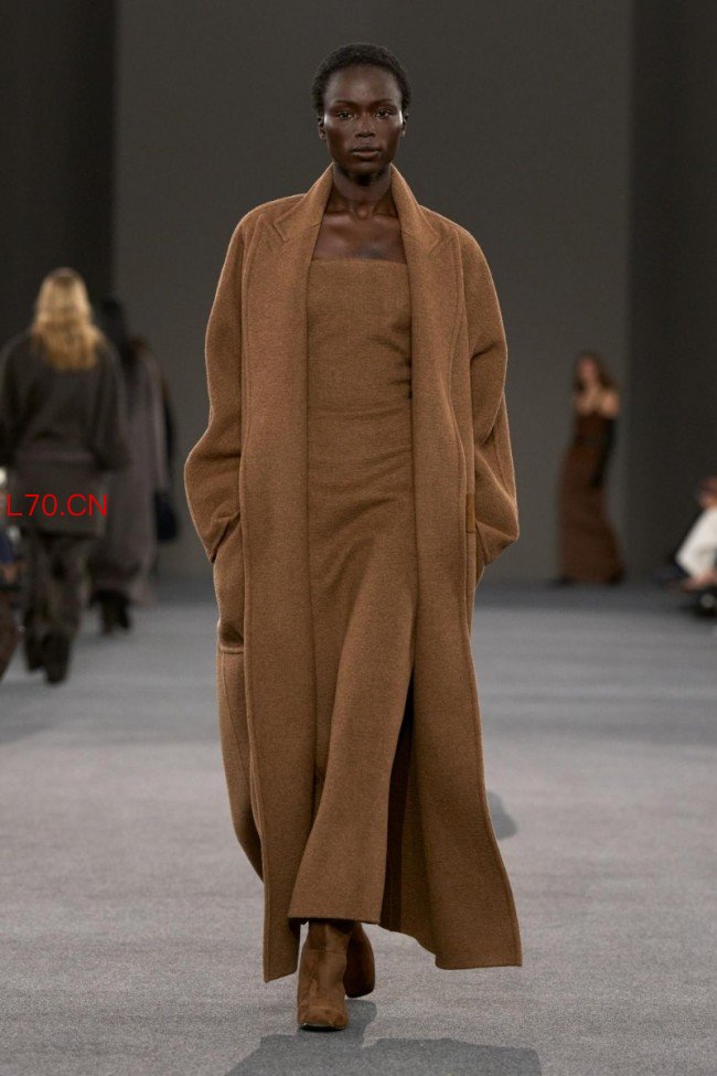Max Mara 2026 秋冬系列发布：新中世纪主义的现代诠释  新故相生  History and Modernity