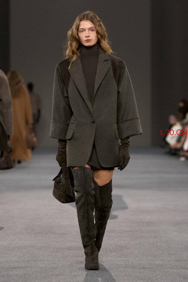 Max Mara 2026 秋冬系列发布：新中世纪主义的现代诠释  新故相生  History and Modernity