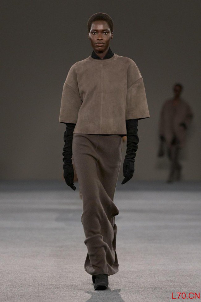 Max Mara 2026 秋冬系列发布：新中世纪主义的现代诠释  新故相生  History and Modernity