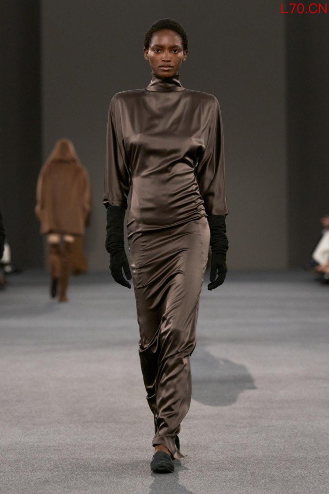 Max Mara 2026 秋冬系列发布：新中世纪主义的现代诠释  新故相生  History and Modernity