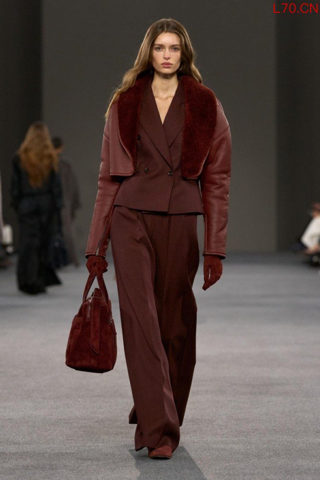 Max Mara 2026 秋冬系列发布：新中世纪主义的现代诠释  新故相生  History and Modernity