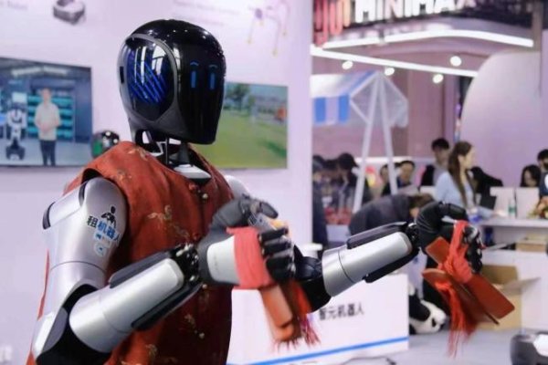 擎天租宣布获亿元级新融资，黄晓明、杜华参投 明星资本助力科技娱乐融合