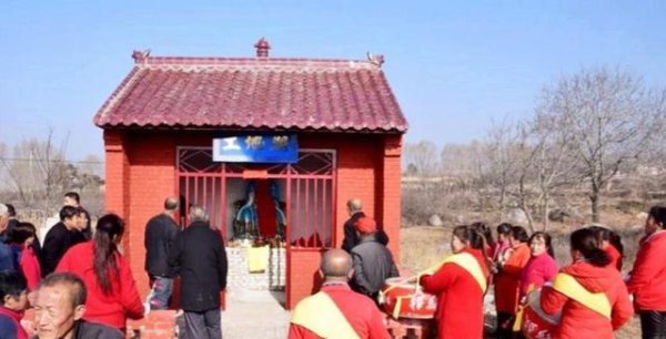 “寺”和“庙”其实有区别，作为炎黄子孙一定不能再拜错了